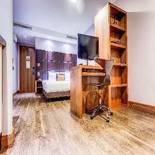 **** Aparthotel Roomzzz Leeds City Regno Unito